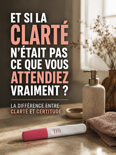 Un test de grossesse positif posé sur un comptoir