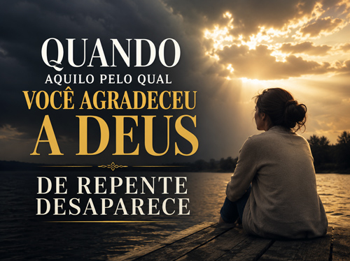 Mulher sentada em um píer, olhando para o horizonte com um olhar cheio de saudade.
